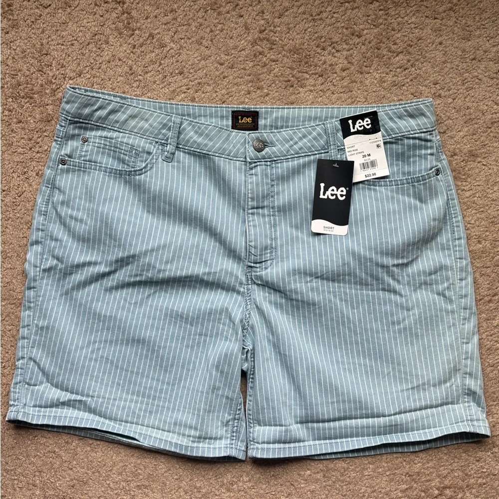 Lee Mid-Rise Blue Striped Shorts - Picture 1 of 3